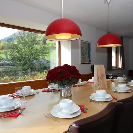 Spacious Chalet In Kirchberg With Mountain View Σαλέ *